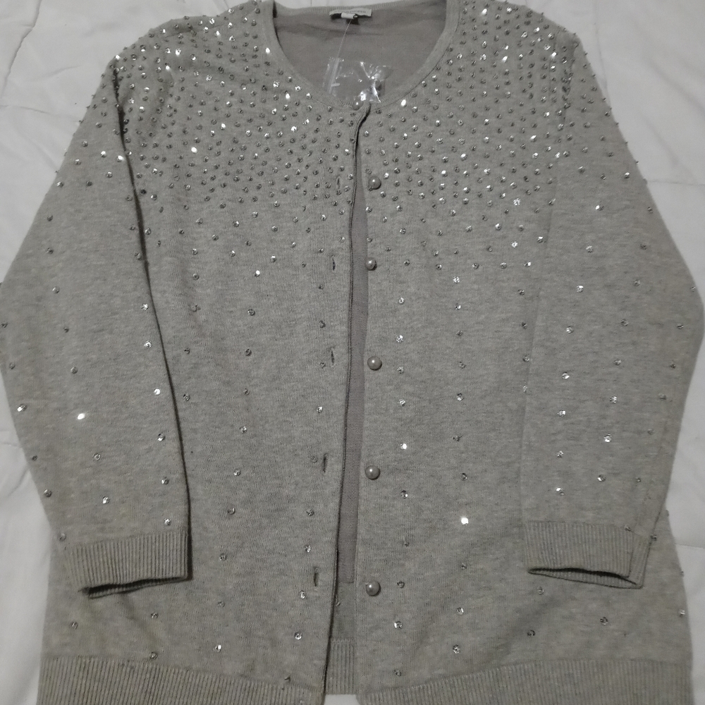 Cardigan with silver necklace